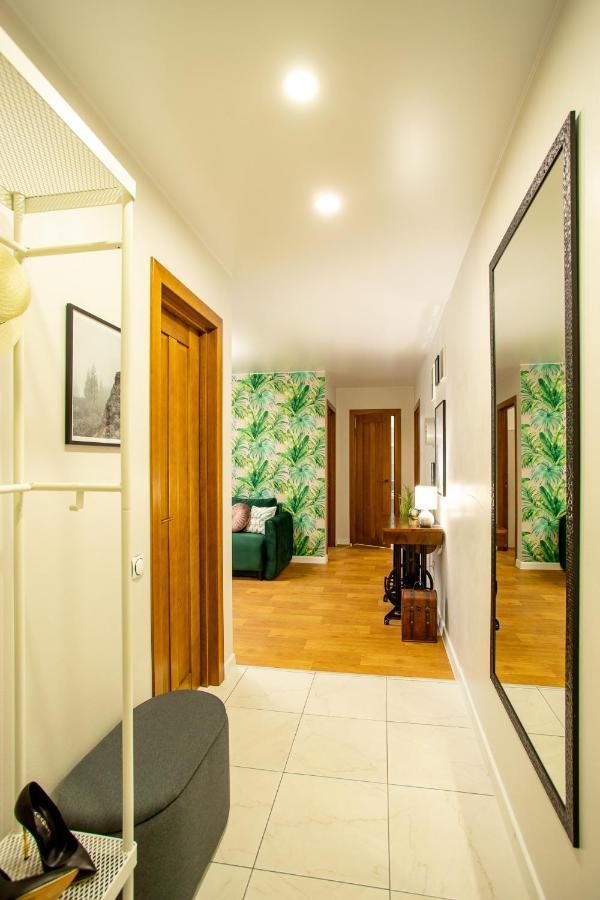 Luxury Apartment With 2 Bedrooms In The City Center Mykolaiv Eksteriør billede